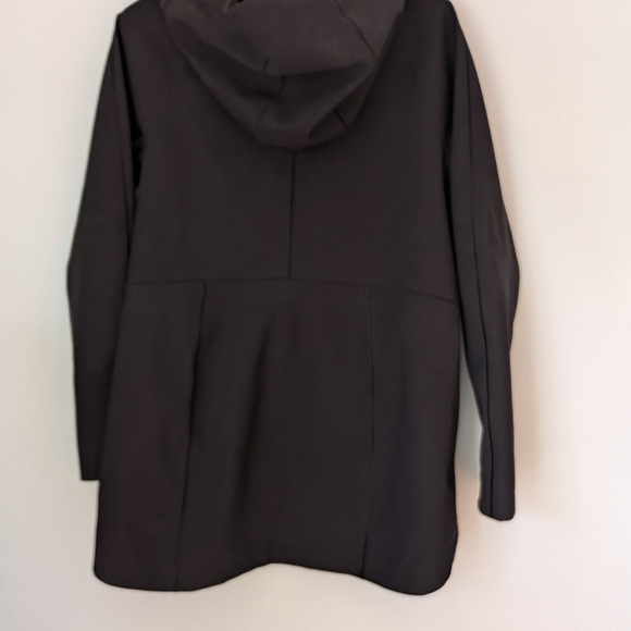 Women's Lululemon Classic Black Raincoat - Picture 11 of 11
